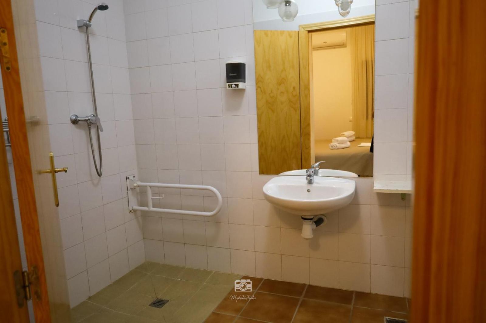 Hospedium Dlj Hostal Ben Nassar Arjona 外观 照片