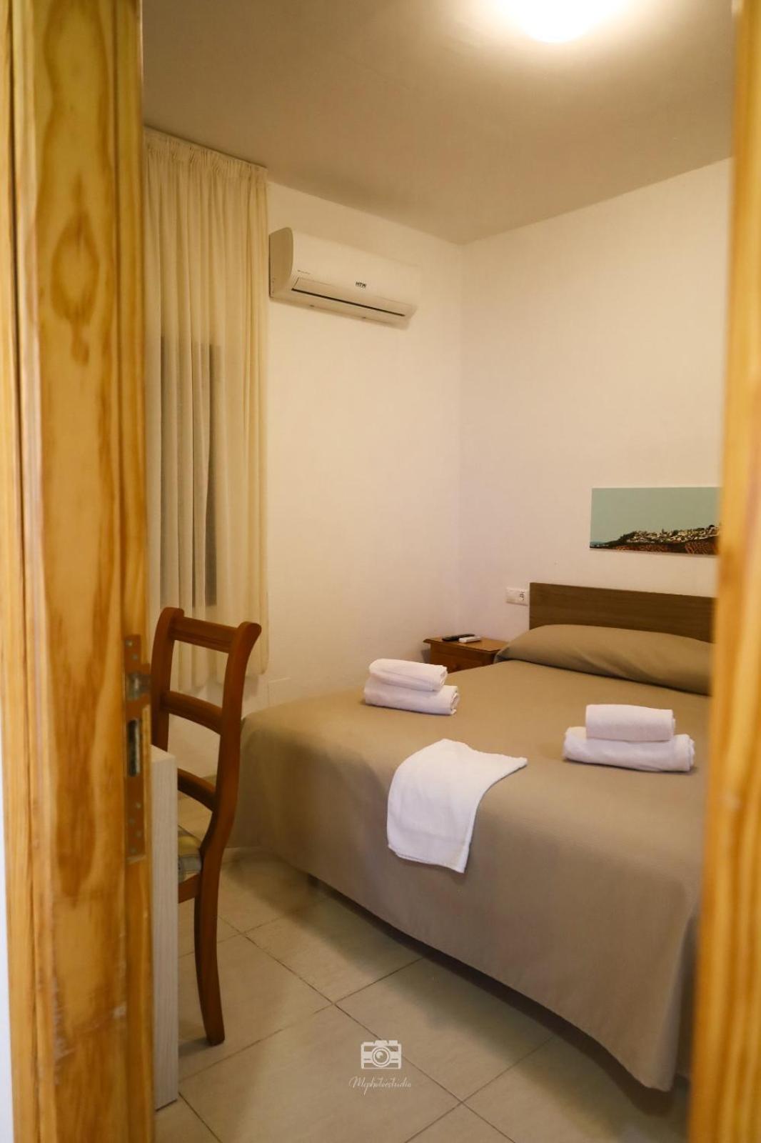 Hospedium Dlj Hostal Ben Nassar Arjona 外观 照片